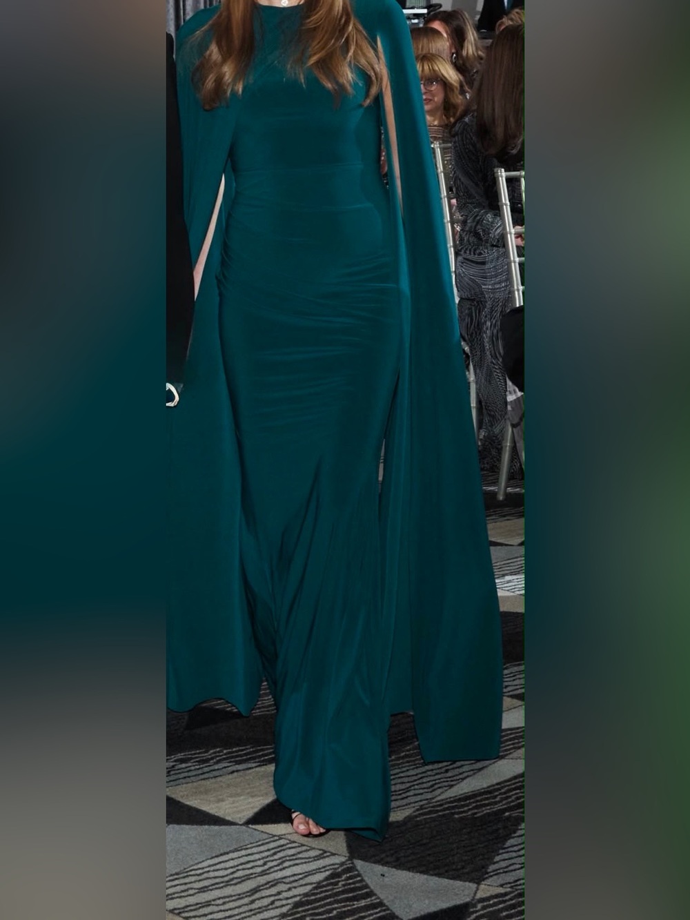 Elegant Cape Gown - Deep Green - Picture 2 of 3